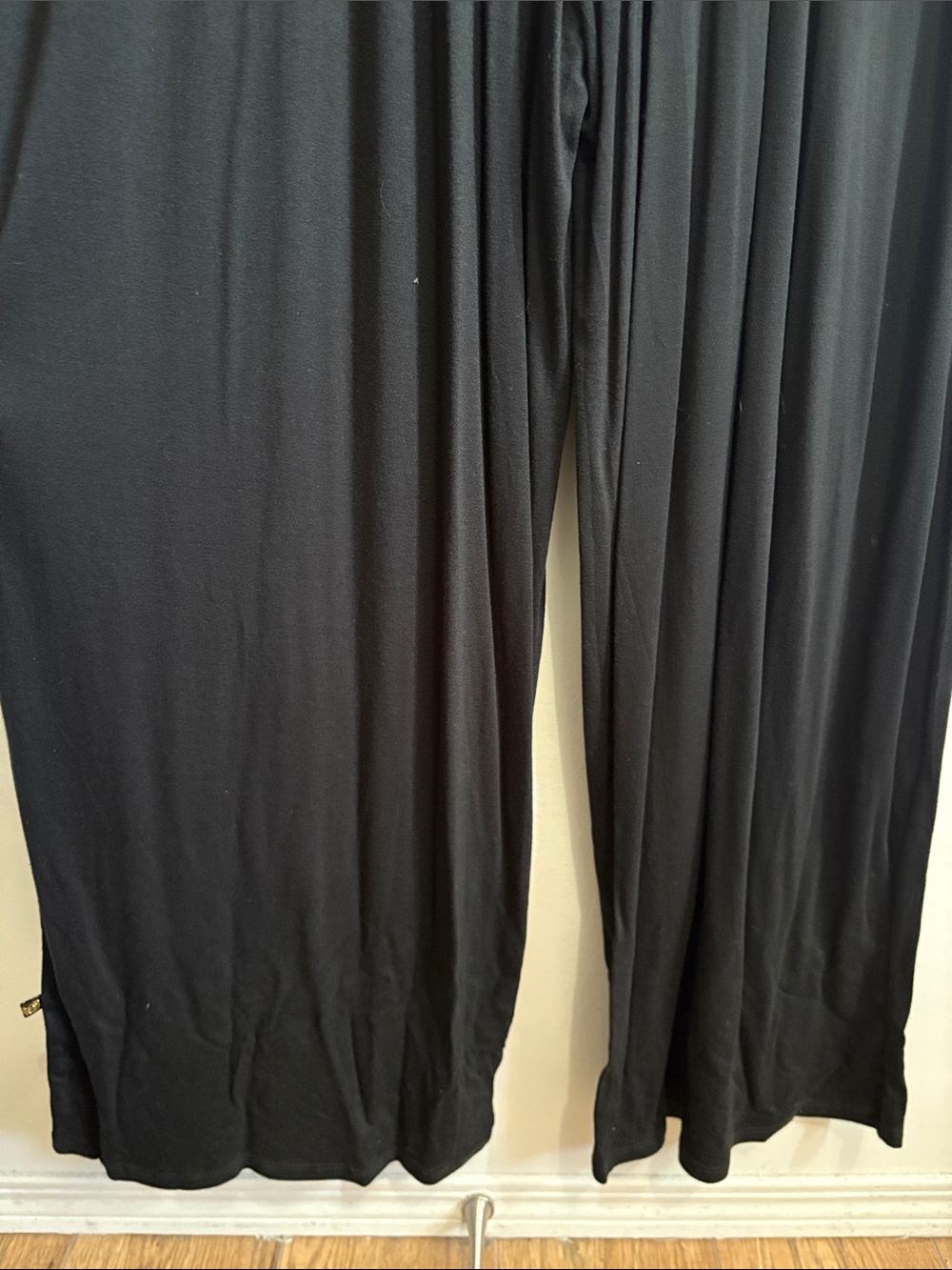 BNWT La Vie en Rose aqua crossover wide leg jumpsuit size L in Black - Picture 7 of 7
